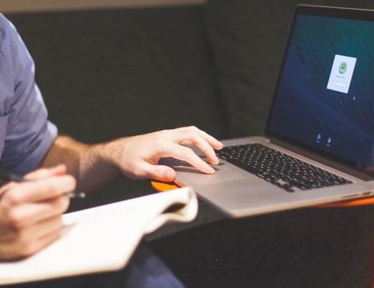 Best Tips For Successfully Outsourcing Software Development