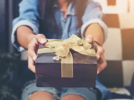 Ultimate Guide To Pick A Charming Gift For Your Girlfriend!